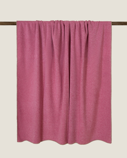 Plaid in soft bamboo color rosso ciliegia con punto cavallo