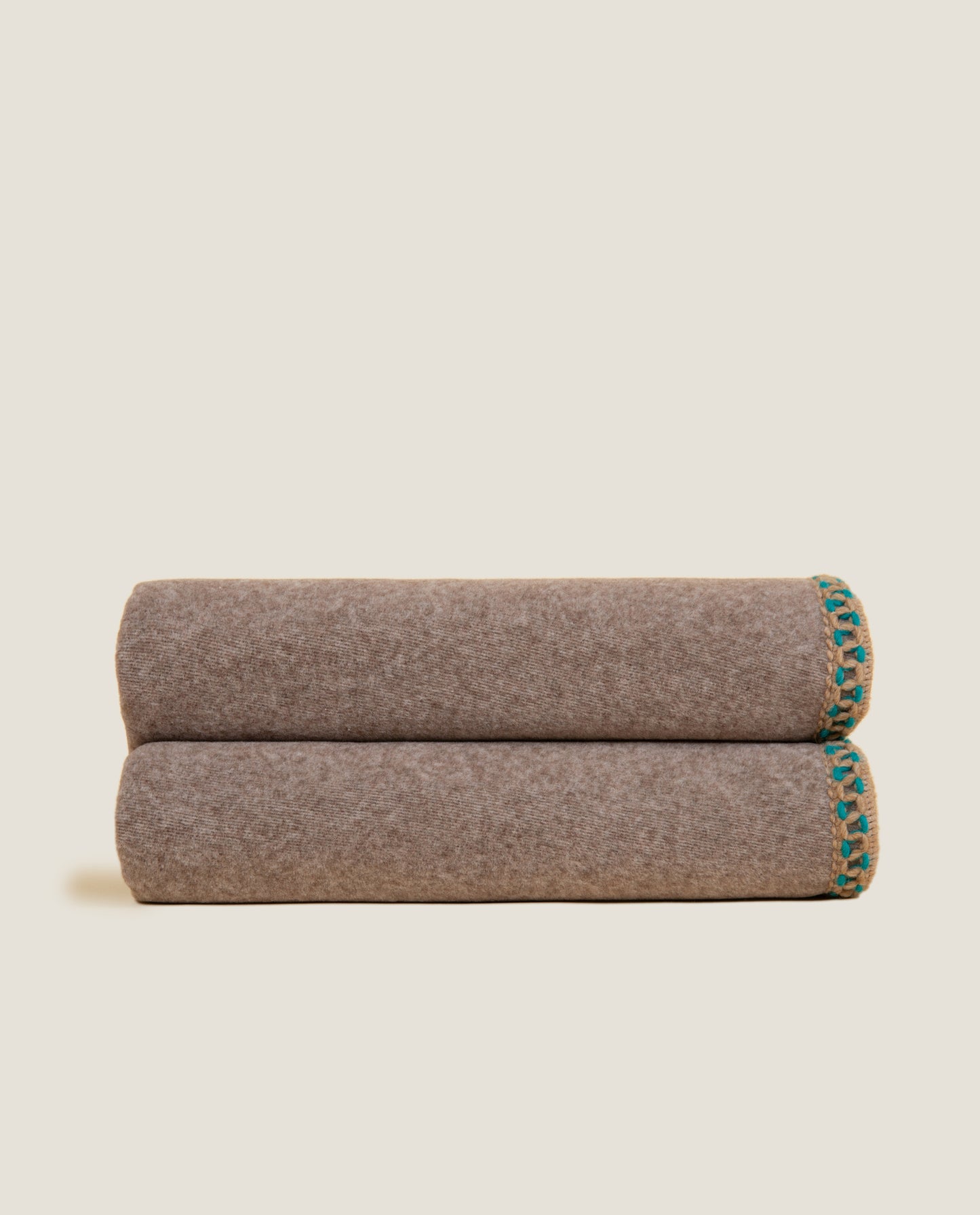Coco' Tortora - Plaid in Soft Bamboo GRS con Bordo Artigianale