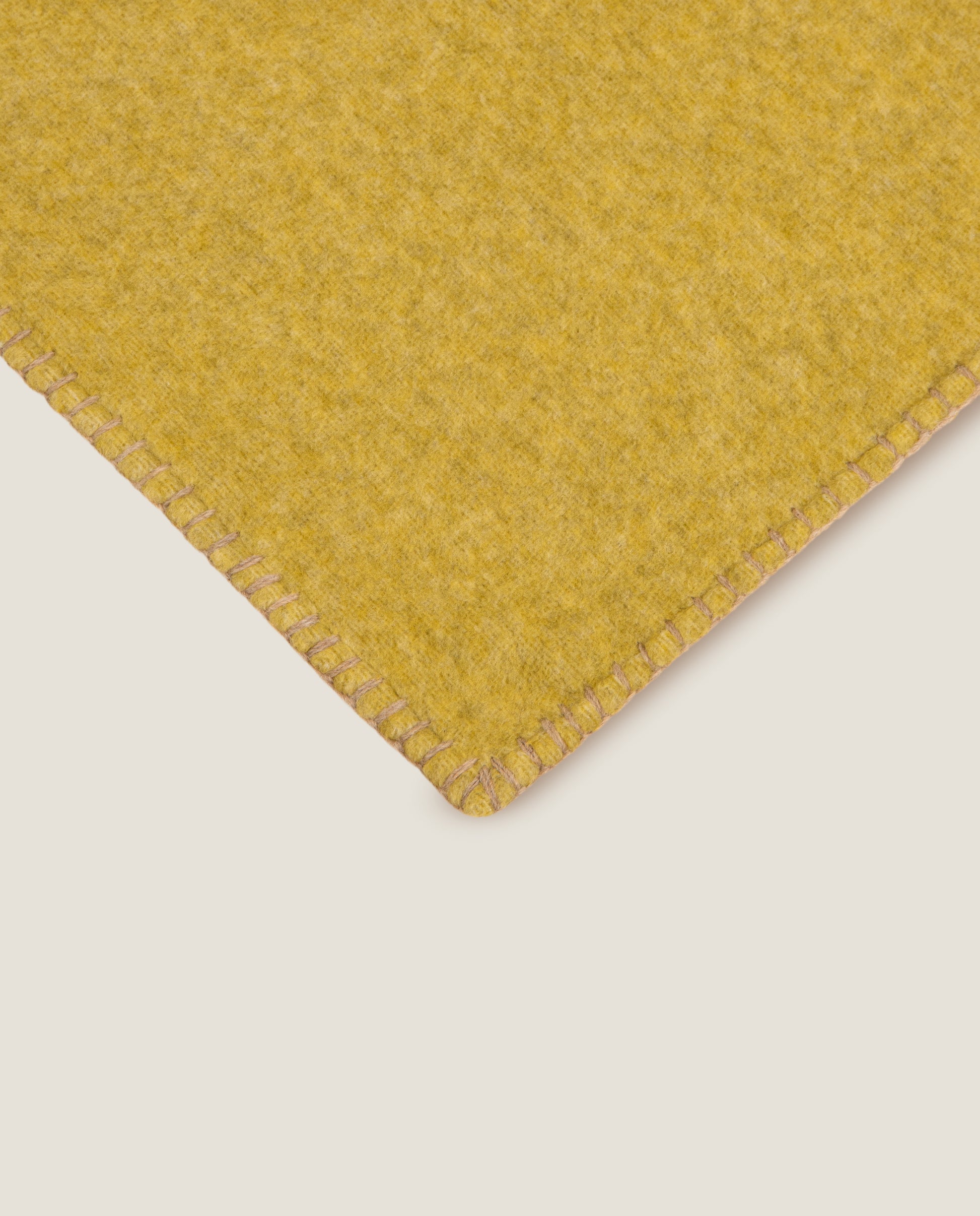 plaid in soft bamboo grs con punto cavallo sellerie color olio