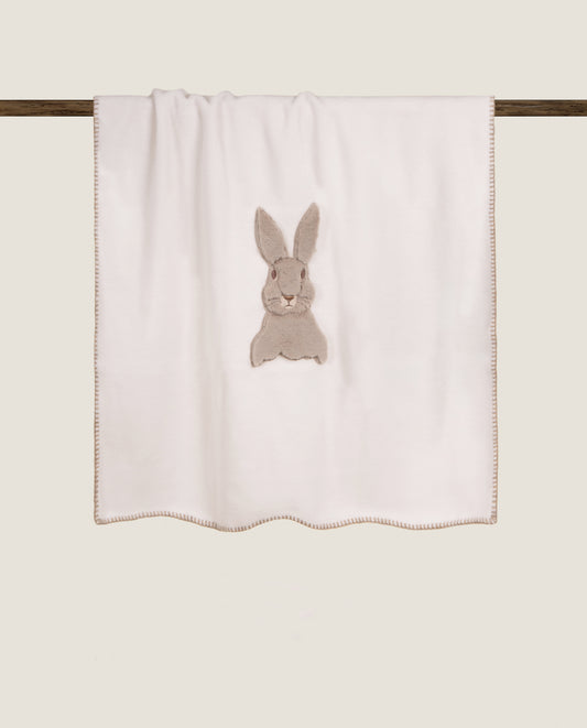 Plaid per bambini in Soft bamboo color panna con coniglietto applicato.