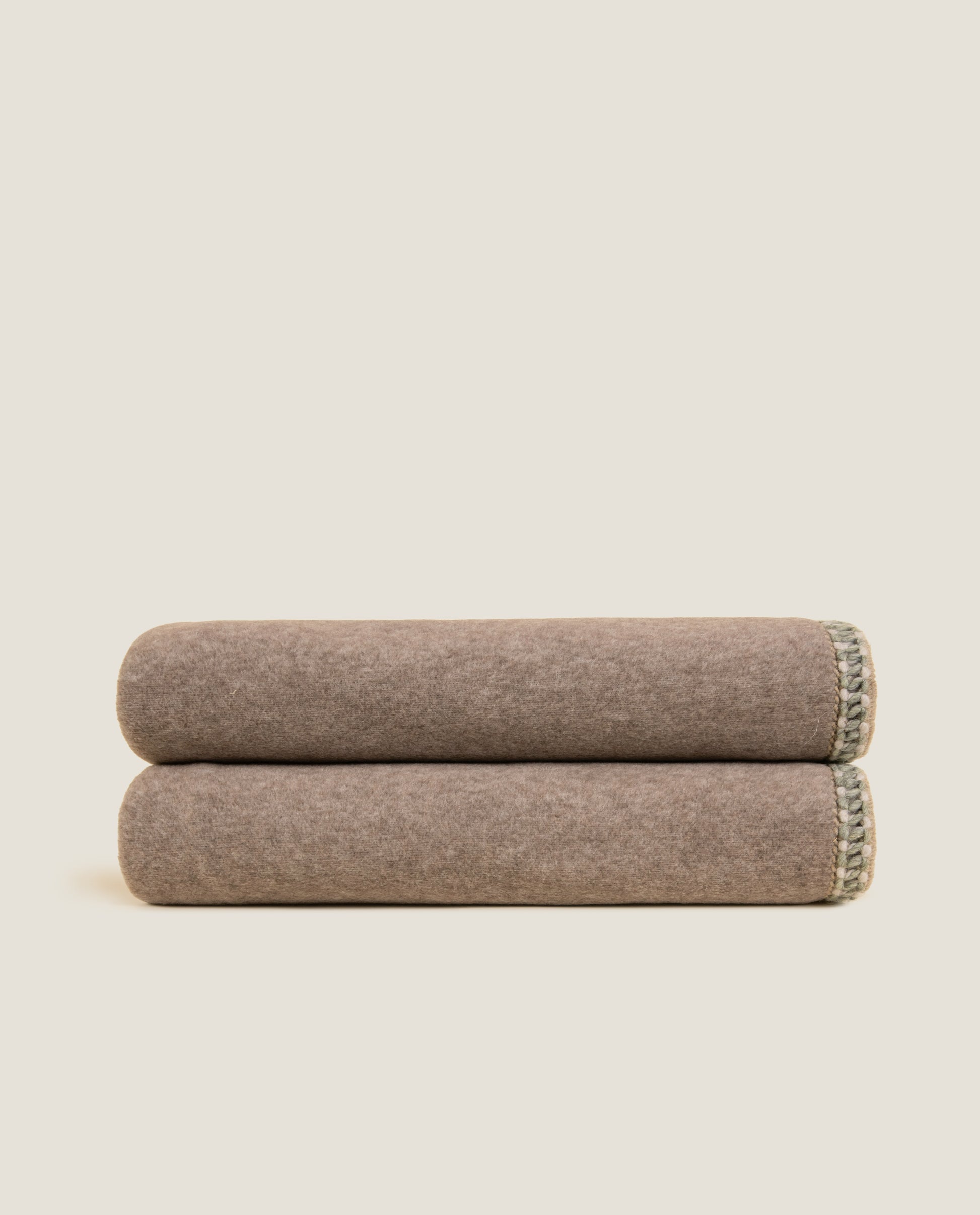 plaid in soft bamboo grs con cornice cocò color tortora