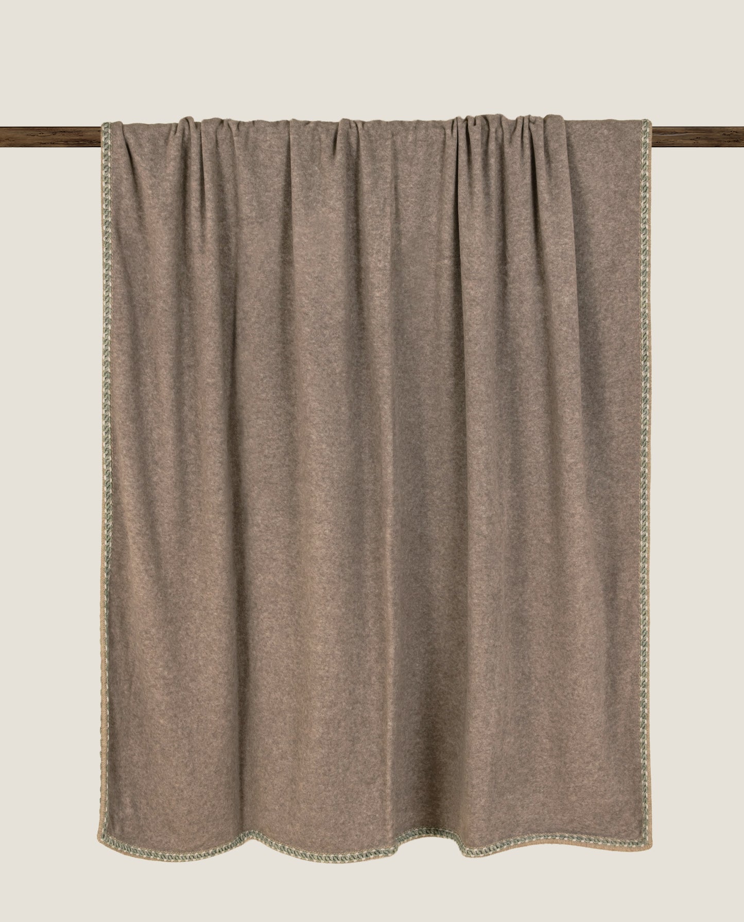 plaid in soft bamboo grs con cornice cocò color tortora