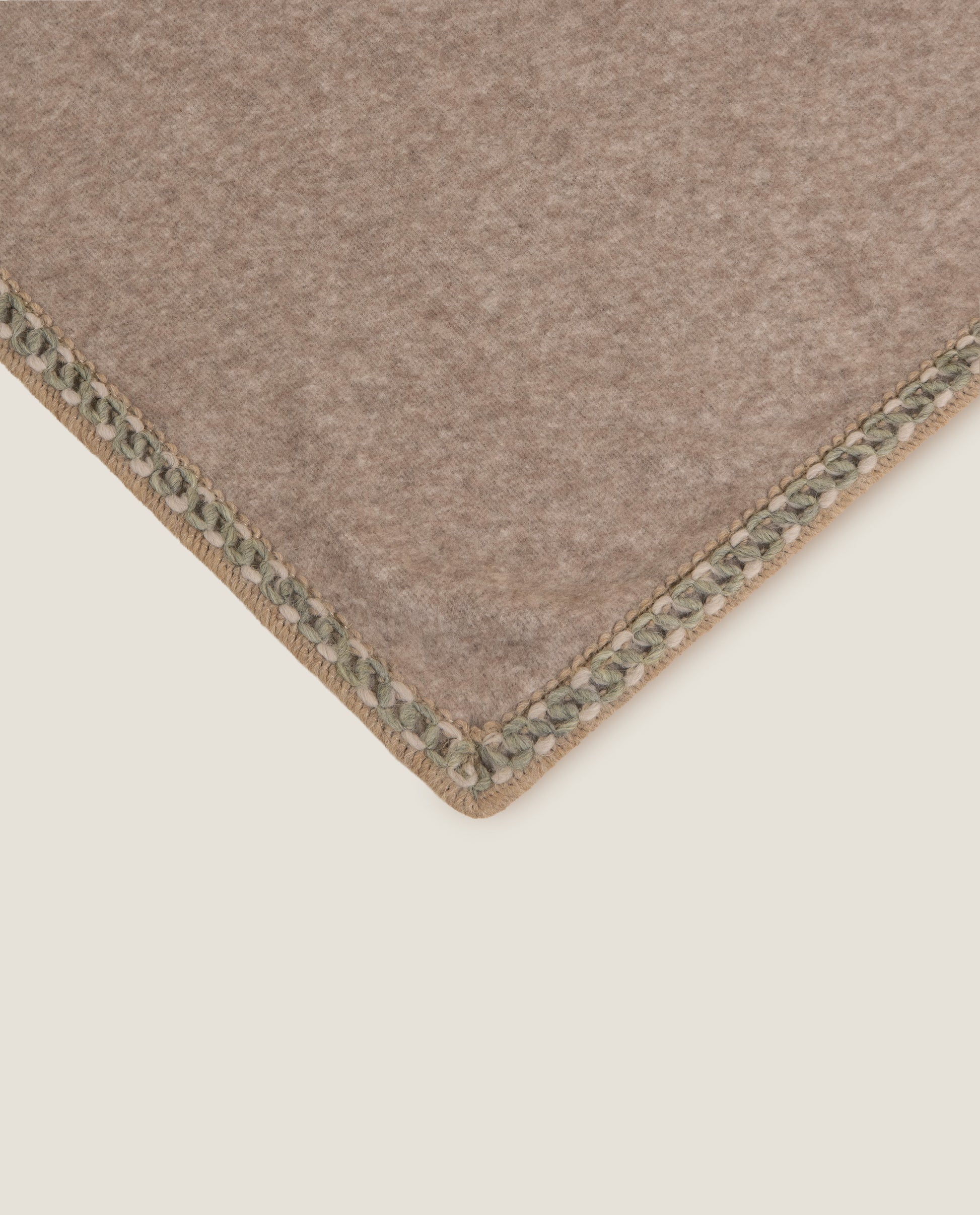 plaid in soft bamboo grs con cornice cocò color tortora
