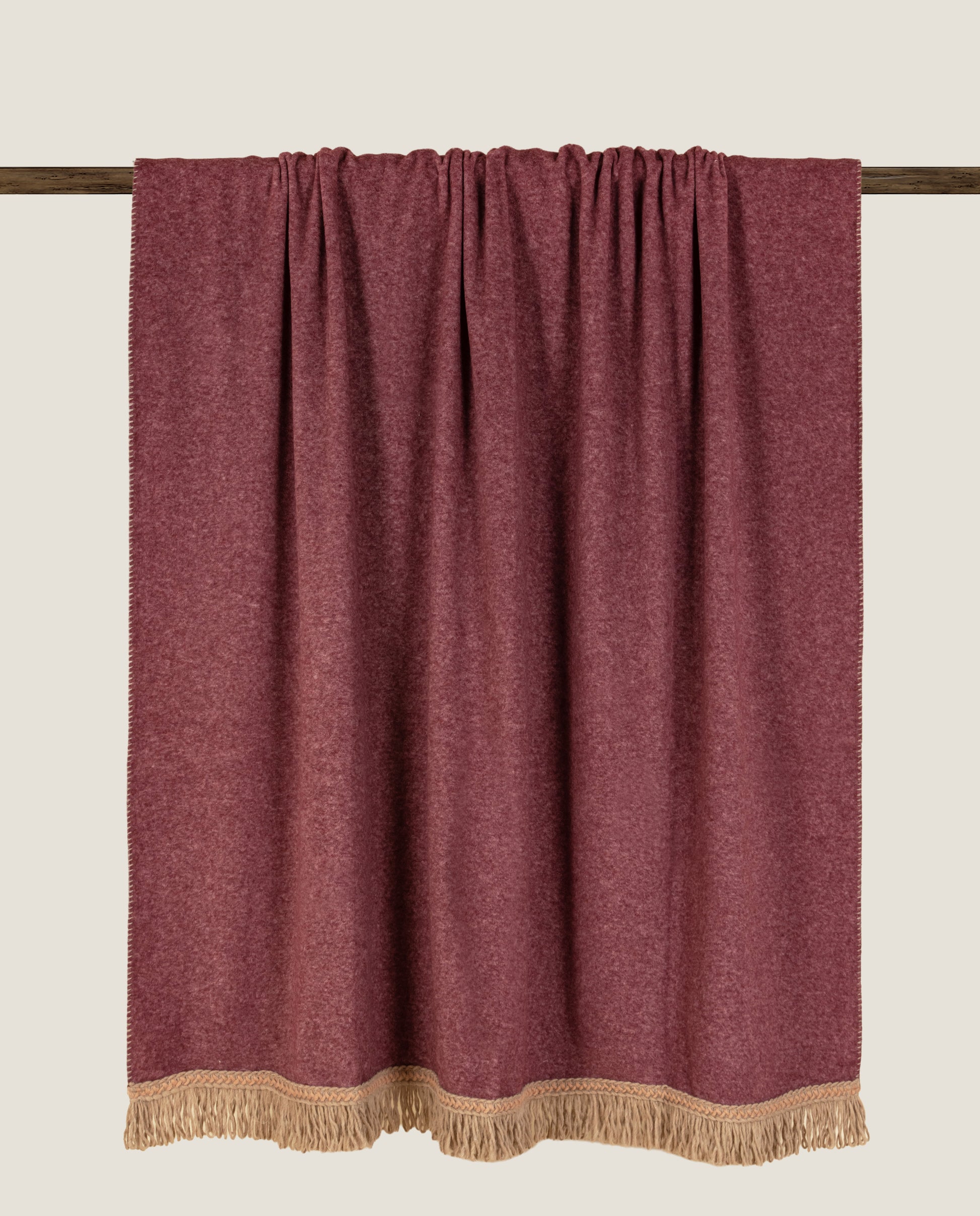 plaid in soft bamboo grs con frangia matisse color burgundy