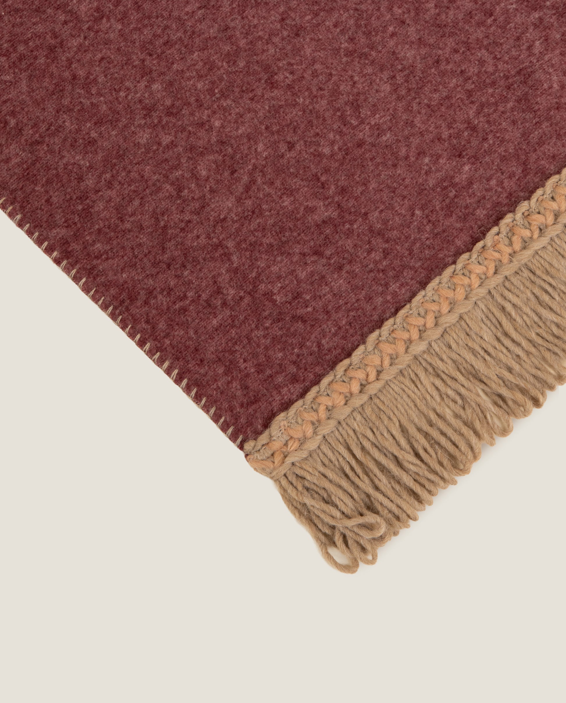plaid in soft bamboo grs con frangia matisse color burgundy