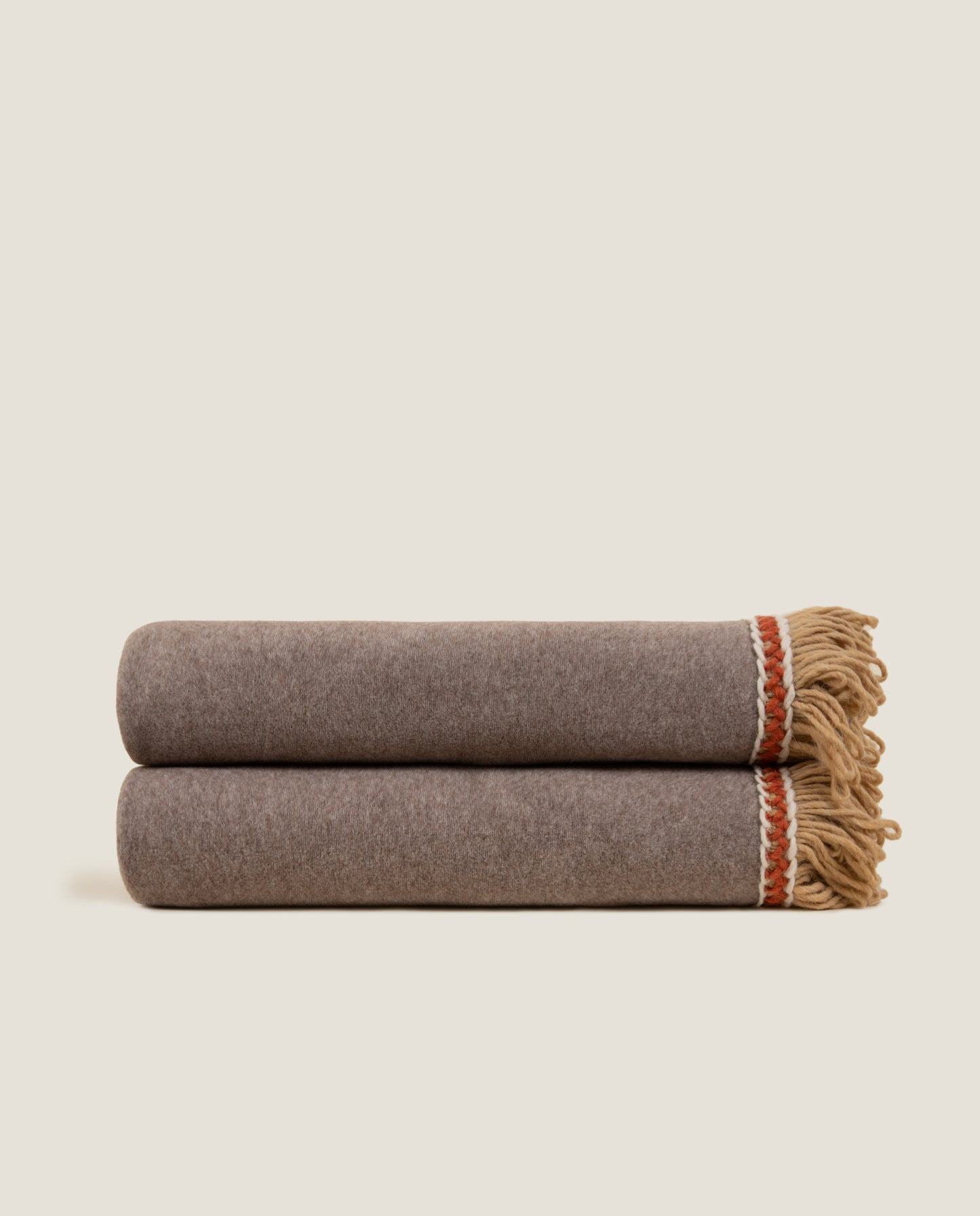 Plaid in soft bamboo con frangia matisse color tortora a contrasto