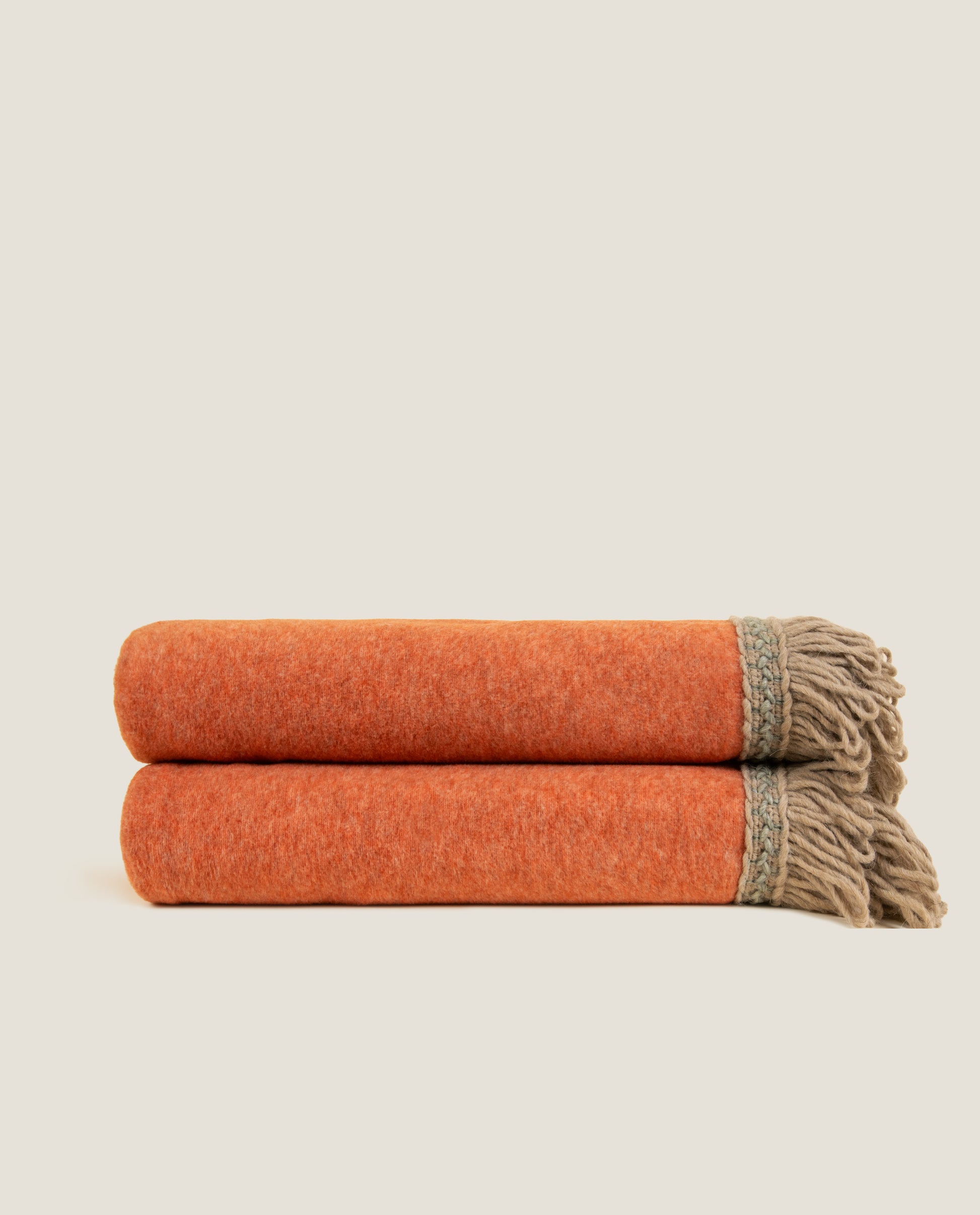 Plaid in Soft Bamboo GRS con Frangia Rousseau color Apricot