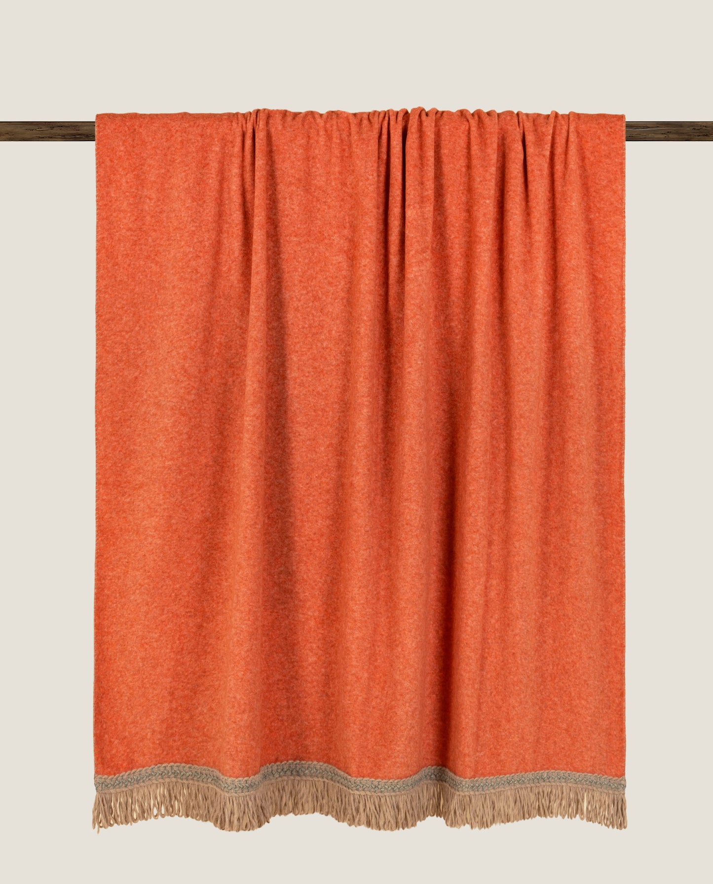 Plaid in Soft Bamboo GRS con Frangia Rousseau color Apricot