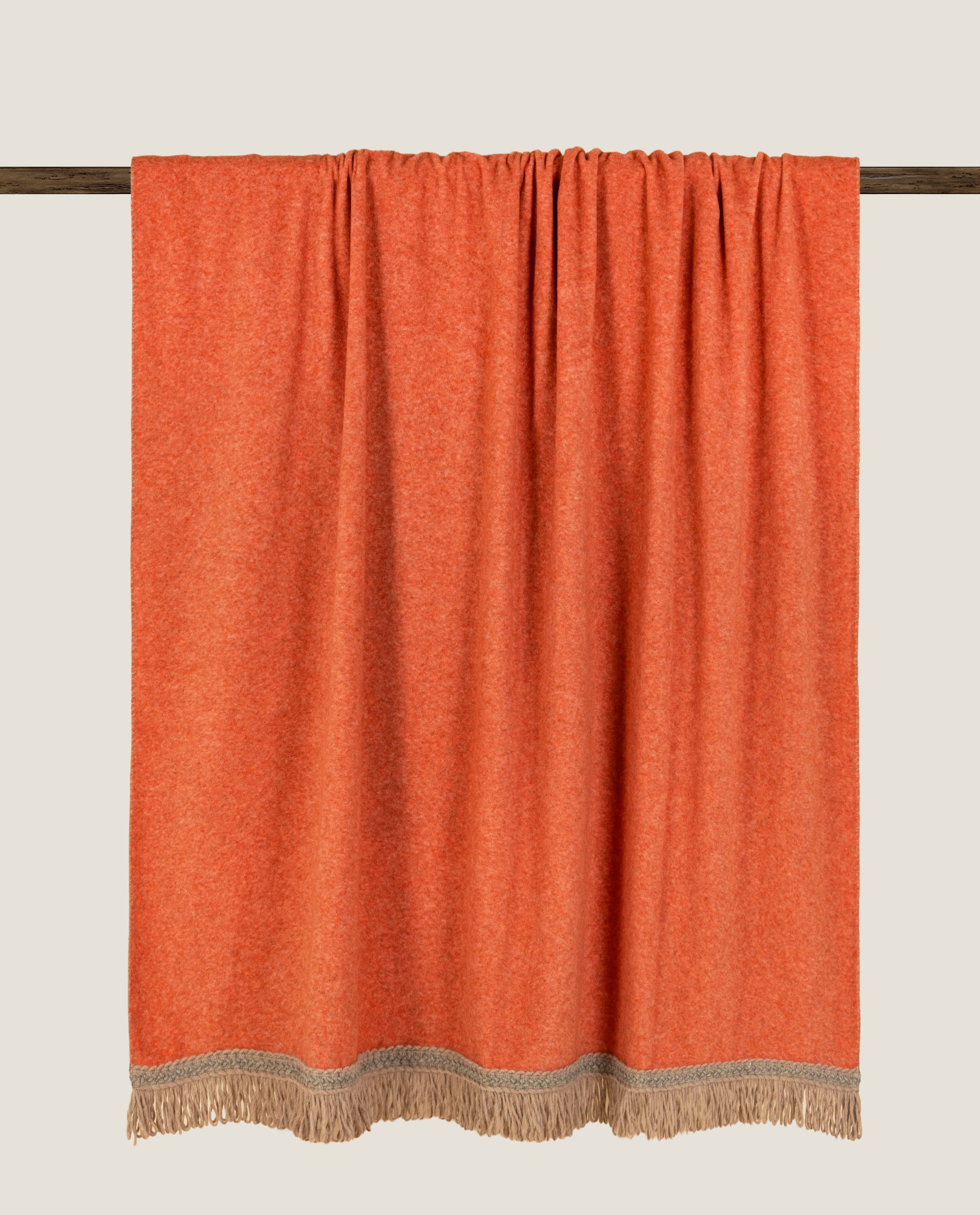 Plaid in Soft Bamboo GRS con Frangia Rousseau color Apricot