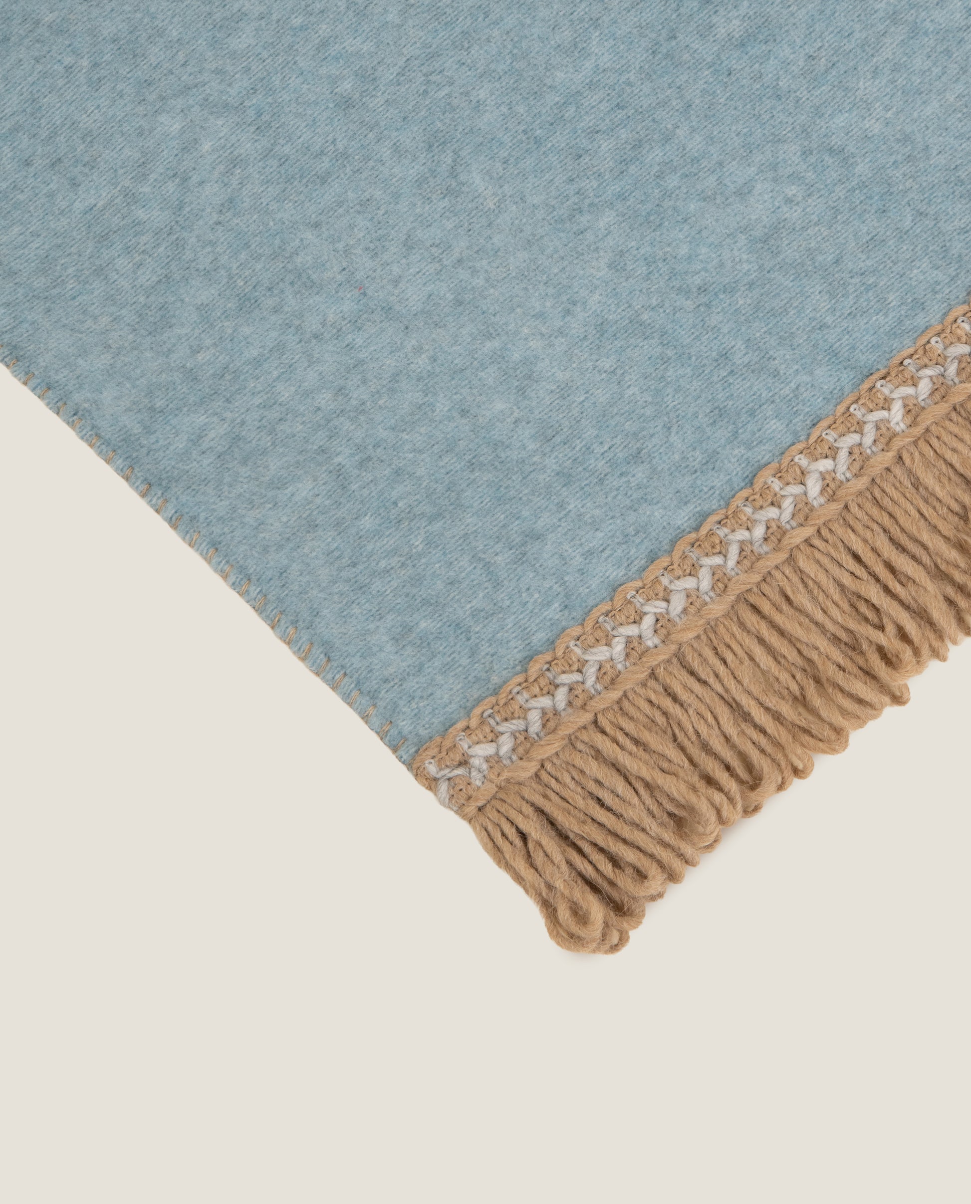 plaid con frangia Rousseau color pavone con punto cavallo