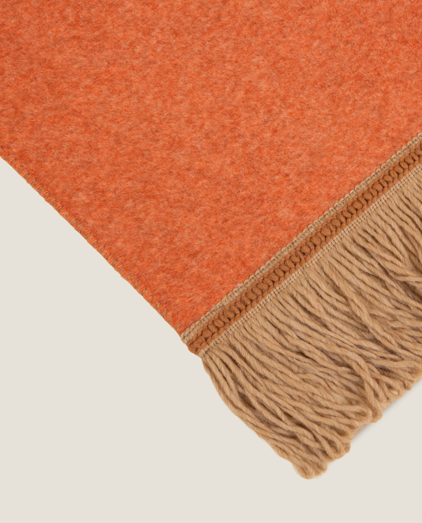 plaid in soft bamboo con lunga frangia brigitte color apricot