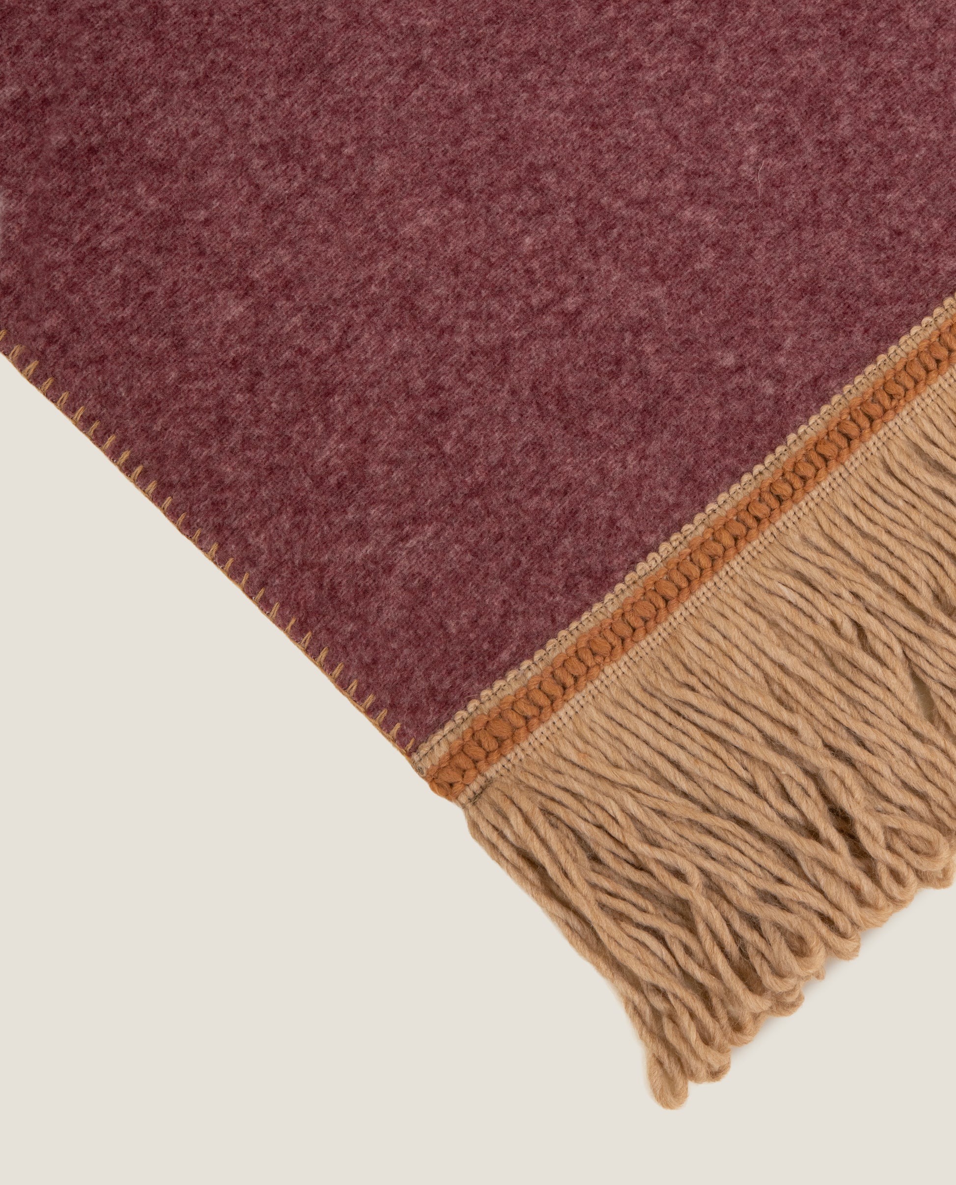 Plaid in soft bamboo con lunga frangia brigitte color burgundy